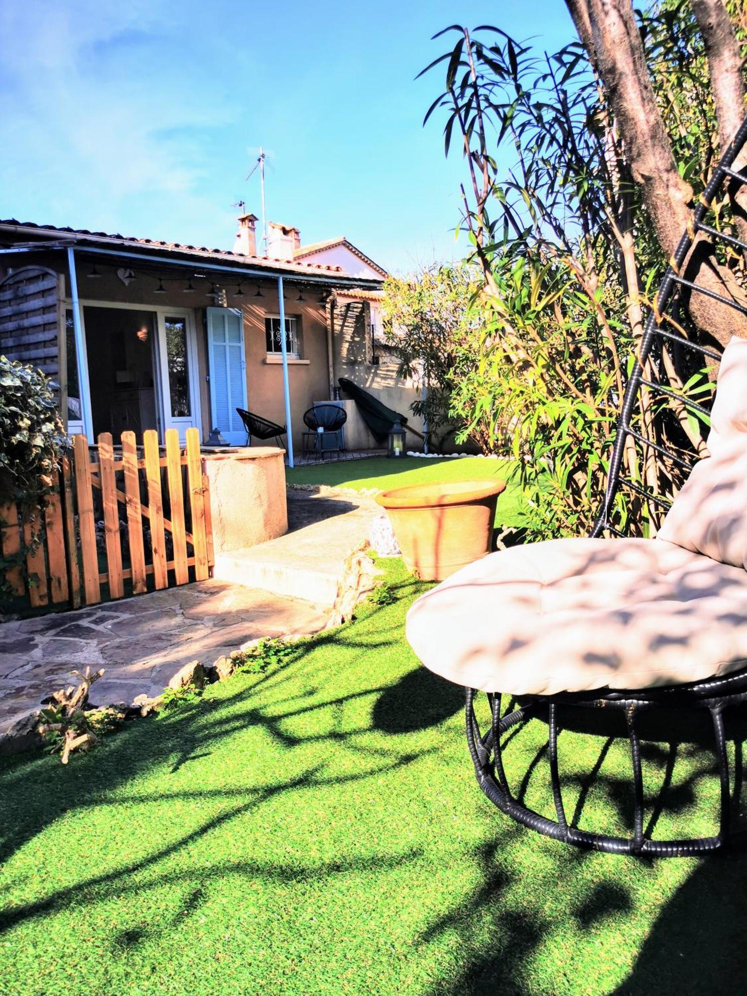Studio Jardin Privatif 300M De La Plage Sainte-Maxime Exterior foto